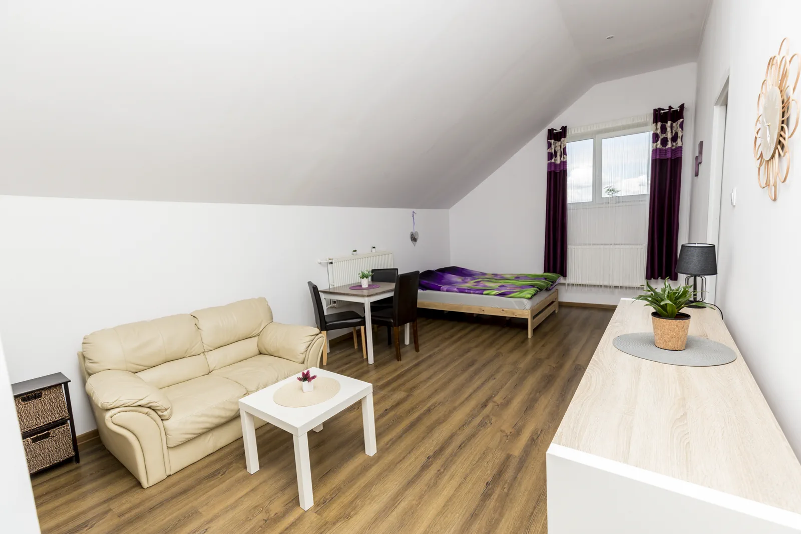 Apartament z częścią sypialną i wypoczynkową
